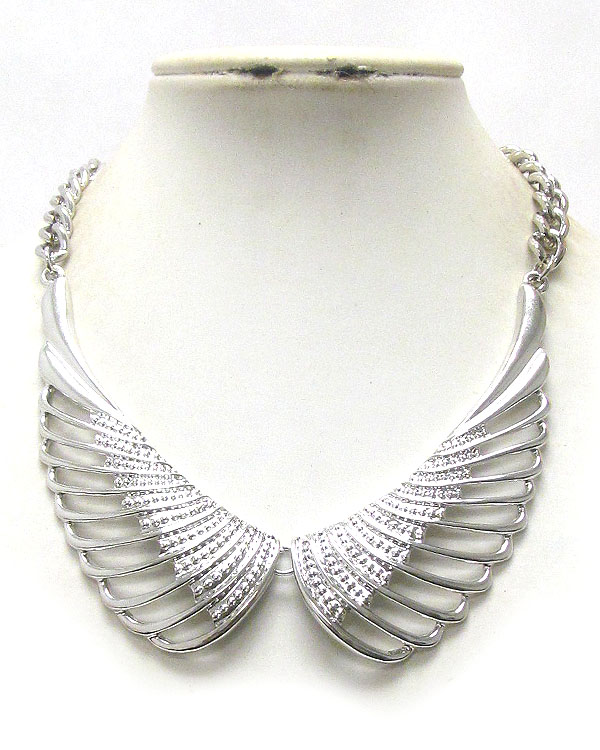 Bib style metal wing span necklace