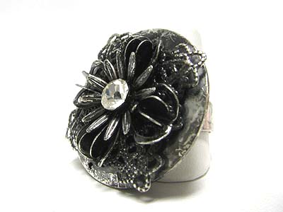 Burnish metal crystal flower stretch ring