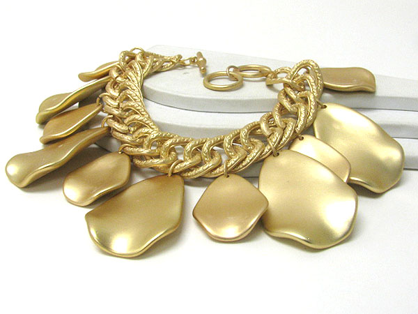 Metal look petal dangle massive metal chain bracelet