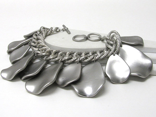 Metal look petal dangle massive metal chain bracelet