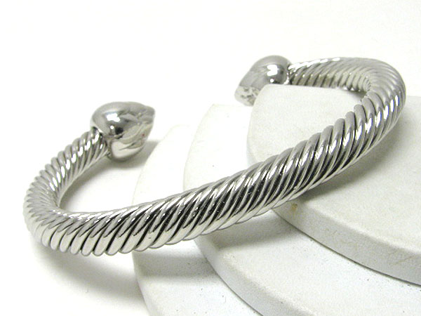 Pointy edge metal cable cuff bangle