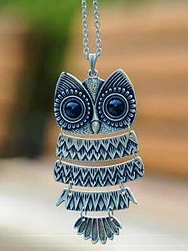 Vintage metal large owl pendant necklace