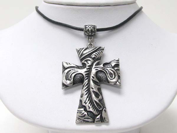 Burnish textured metal cross pendant necklace