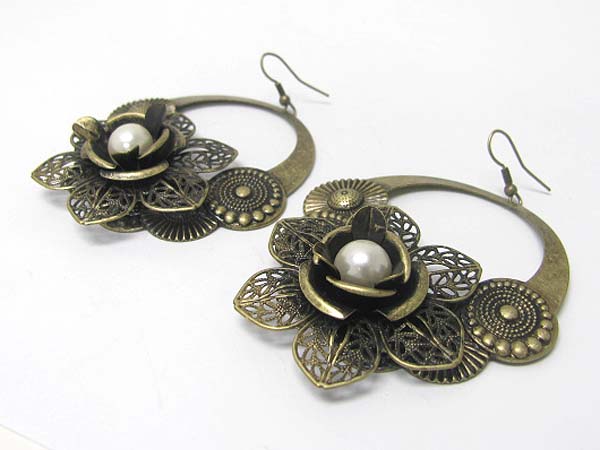 Burnish metal textured flower deco earring