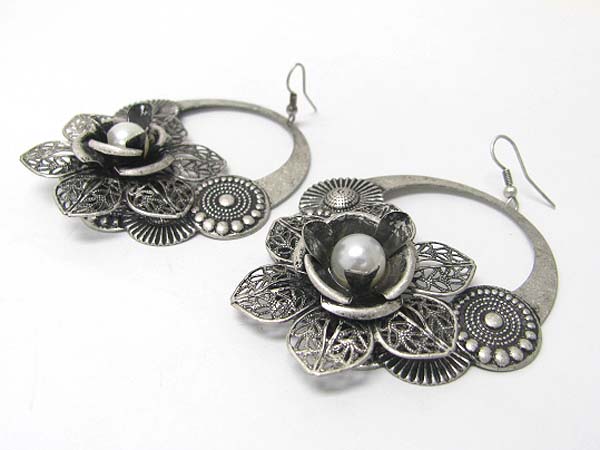 Burnish metal textured flower deco earring