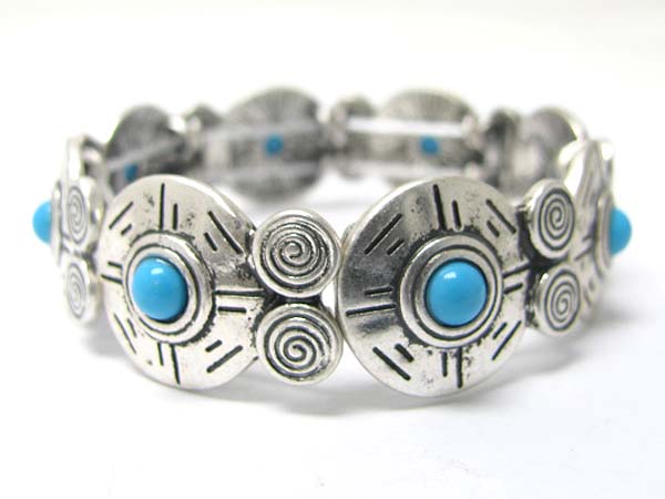 Stone and textured round metal disk stretch bracelet