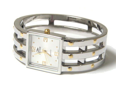 Squre face and brass metal band bangle watch