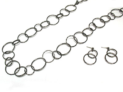 Metal ring necklace and earring set