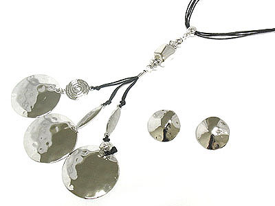 Hammered three metal disk drop necklace and earring set