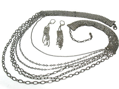 Multi chain and metal scale necklace and earring set