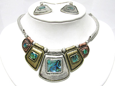 Tribal look chocker style necklace set