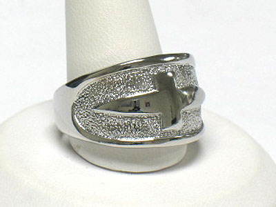 Cross mark metal ring