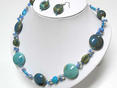 Ceramic stone and mixed natural chip stone necklace and earring set