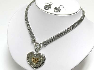 Metal heart peandant mesh chain necklace and earring set