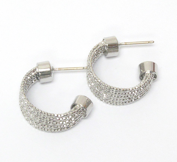 Multi textured wire link earring