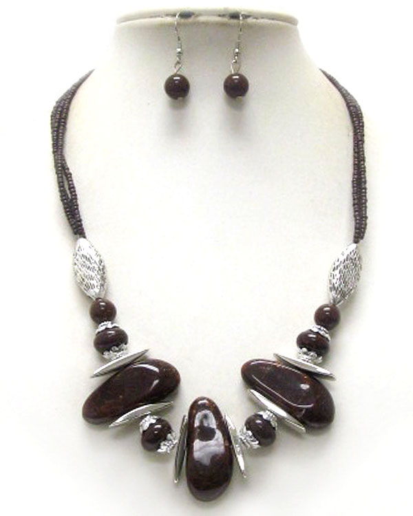 Natural shape stone and metal deco necklace earring set