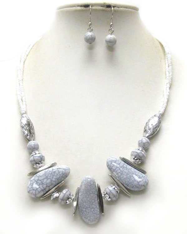 Natural shape stone and metal deco necklace earring set