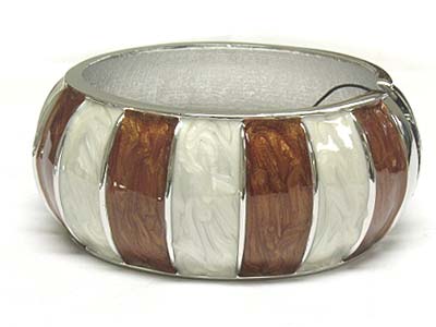 Epoxy cover two tone color metal hinge bracelet