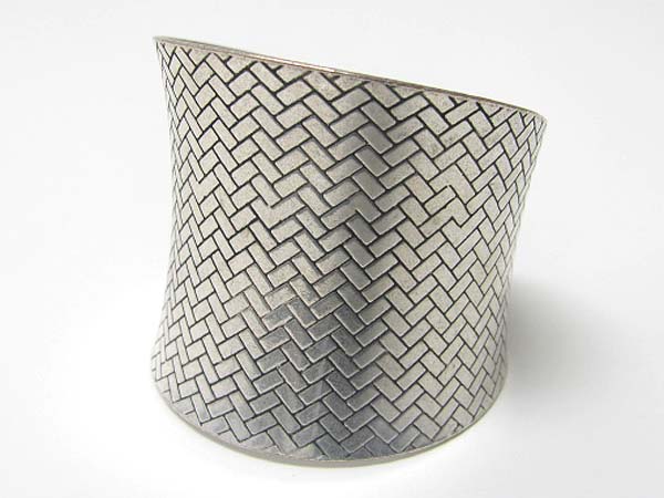 Burnish metal textured cuff bangle