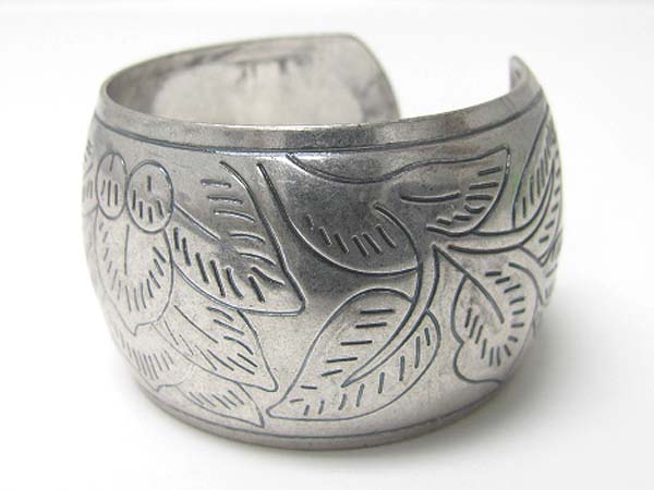 Burnish metal textured cuff bangle