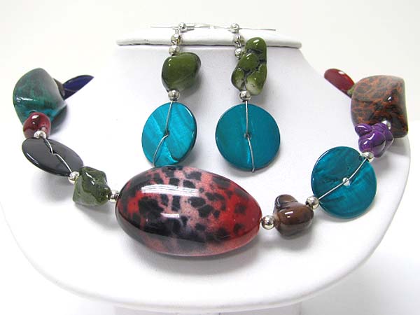 Animal pattern ceramic stone and shell disk link necklace earring set