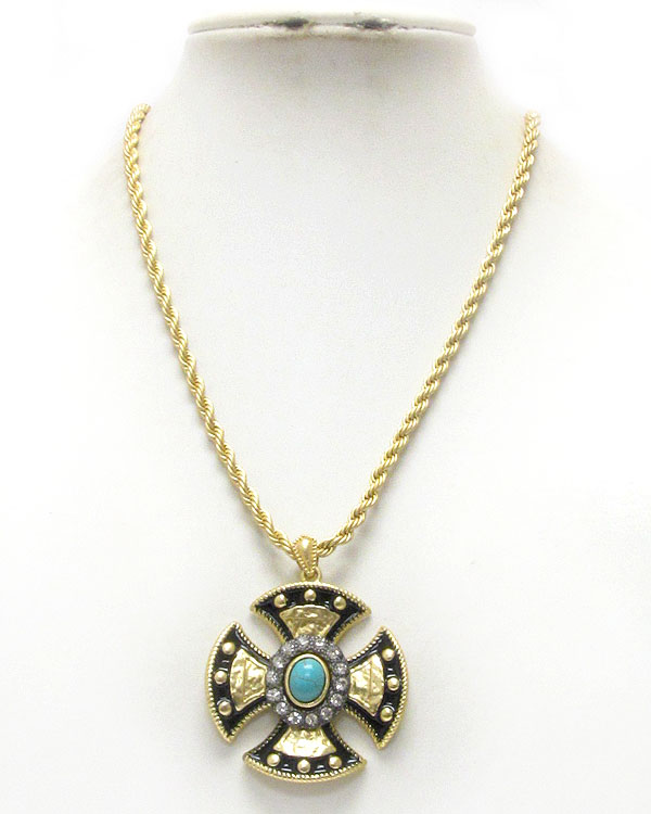 Crystal and turquoise center deco pendant necklace