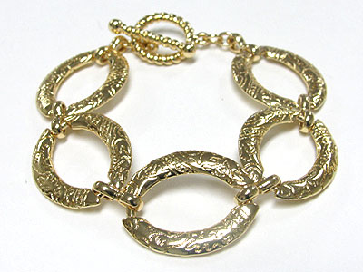 Designed metal chain link bracelet