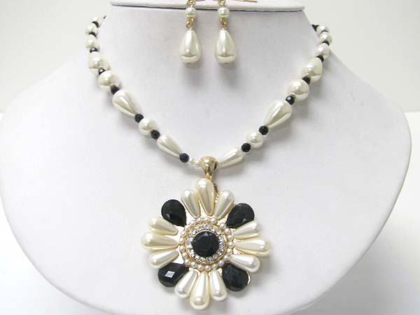 Crystal and facet acryl stone and pearl beads flower pendant necklace earring set