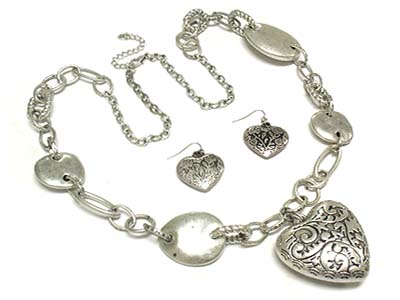 Metal heart ball pendant large chain necklace and earring set 