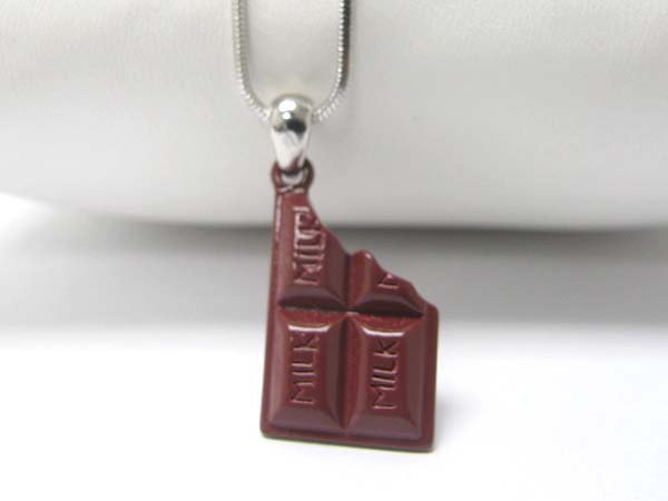 Made in korea whitegold plating epoxy chocolate pendant necklace