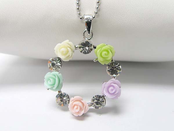 Made in korea whitegold plating crystal and acryl flower setting round pendant necklace