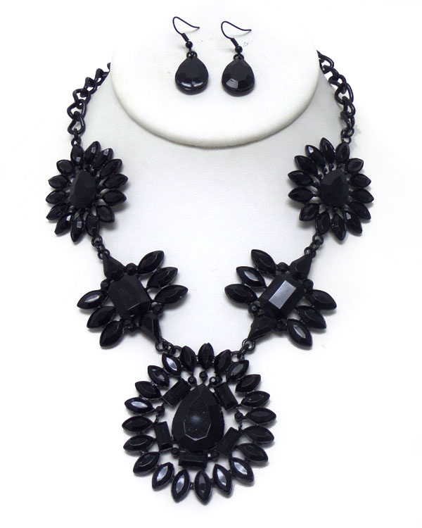 Flower stud statement necklace set