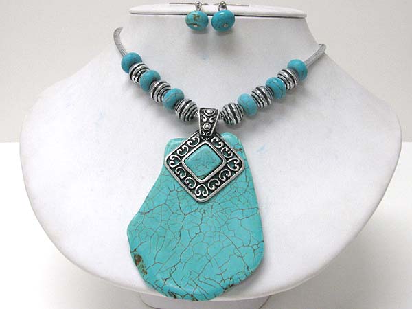 Large turquoise stone medallion necklace earring set