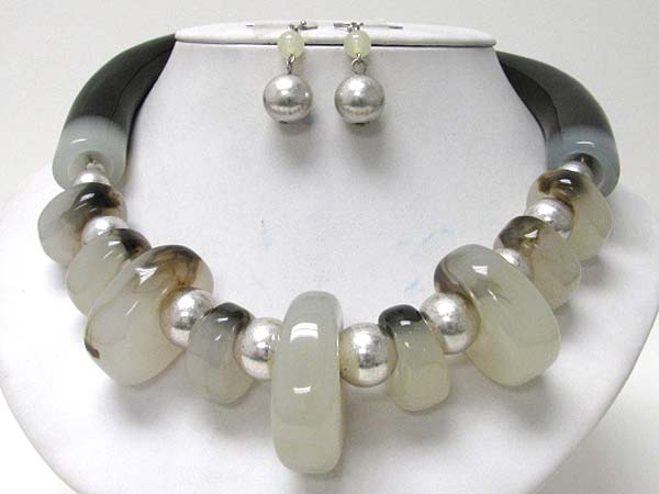 Ethnic style horn and chunky beads necklace earring set