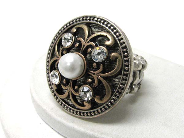 Large  crystal and pearl accent metal art deco round stretch ring