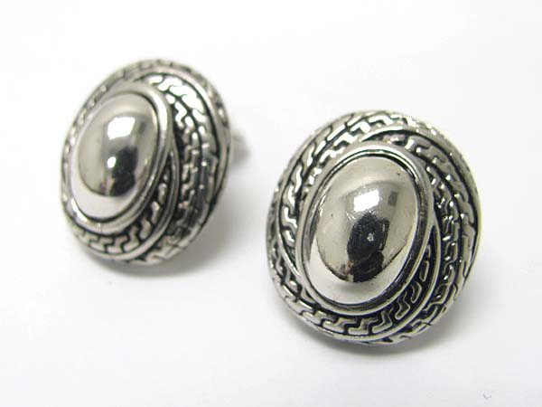 Swirl textured oval earring