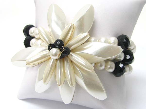 Pearl and glass stone deco large flower top stretch bracelet