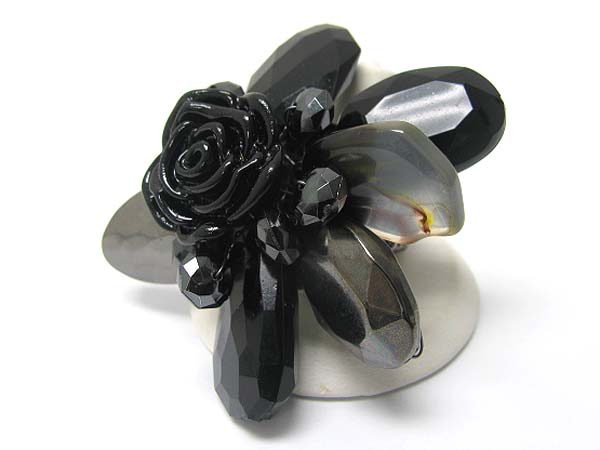 Chunky facet acryl flower stretch ring