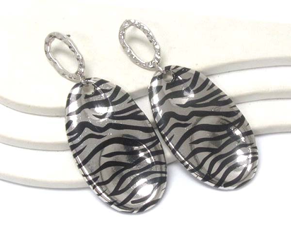 Zebra pattern metal earring