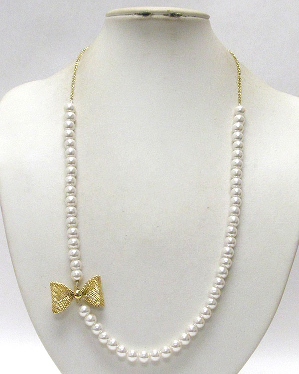 Metal mesh bow accent pearl long necklace