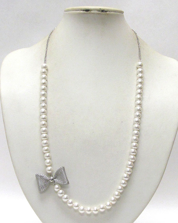 Metal mesh bow accent pearl long necklace