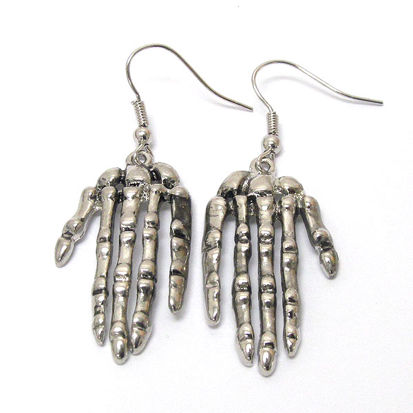 Skeleton hand earring - halloween