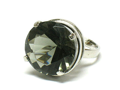 Cubic zirconia party ring