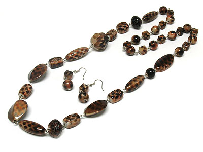 Animal print bead necklace set