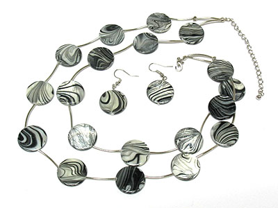 Animal print shell disk necklace set