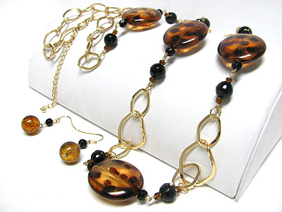 Animal pattern acryl disk and chain link long necklace earring set