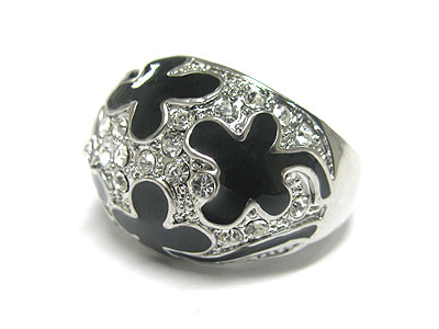 Crystal and enamel accent fashion metal ring