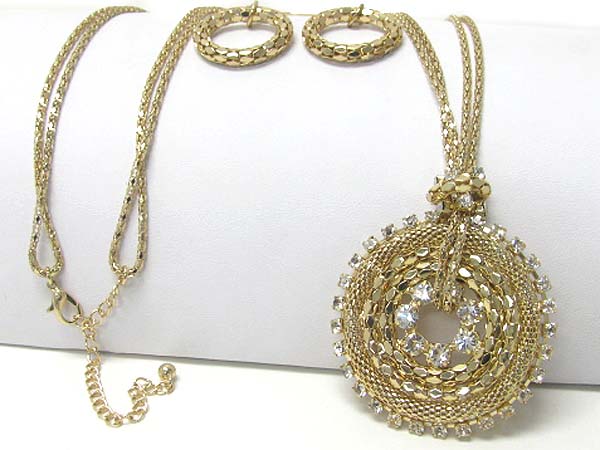 Crystal and mixed metal chain round pendant long necklace earring set 