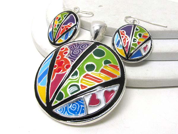 Designer inspired color art round pendant earring set