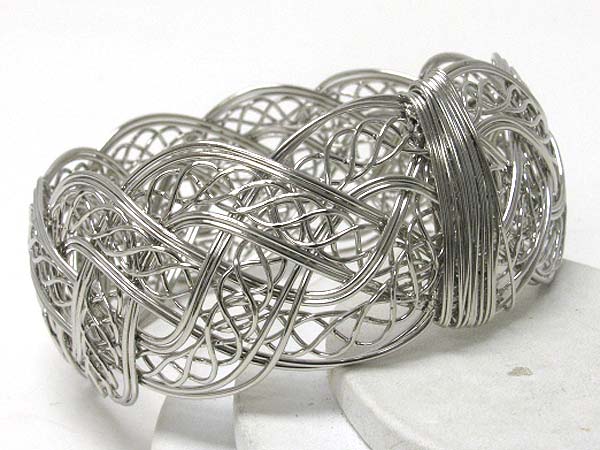 Tangled metal wire round bangle